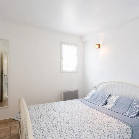 Cote Oliviers 4p - Appt 4p Climatise Avec Piscine